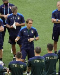 B体育体育报道-【意大利队观察】春风得“意”马蹄疾