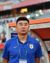 B体育首页-记者谈泰山0-4玉昆：表面是轻敌，深层次因素是技战术的问题