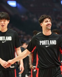 B体育体育报道-杨瀚森出战的比赛开拓者12-10&amp;最近8场7-1！小杨被DNP开拓者7-11