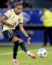 拉菲尼亚本场贡献4次关键传球，3射1正，15次丢失球权