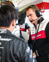 B体育官方首页-周冠宇的无线电沟通“艺术”②：默契需要时间的培育